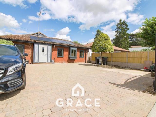 Bungalow for sale in The Dales, Key Street