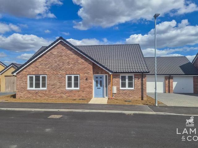 Bungalow for sale in Dale Hill, Essex