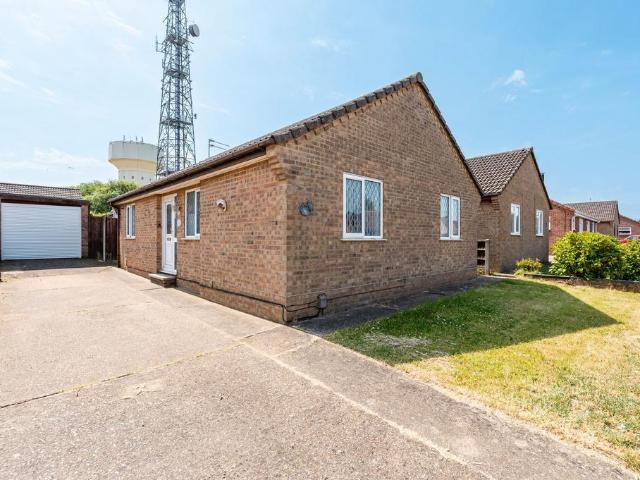 Bungalow for sale in Stokesby, Norfolk