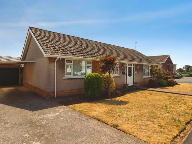 Bungalow for sale in Sully and Lavernock, Sully