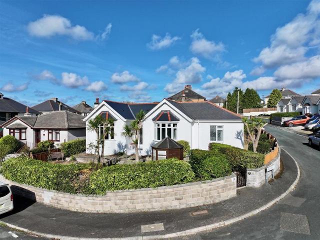Bungalow for sale in Mount Wise