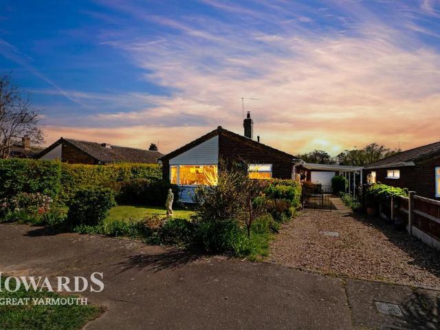 Bungalow for sale in Stokesby, Norfolk