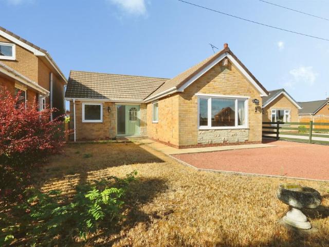 Bungalow for sale in East Lound, North Lincolnshire