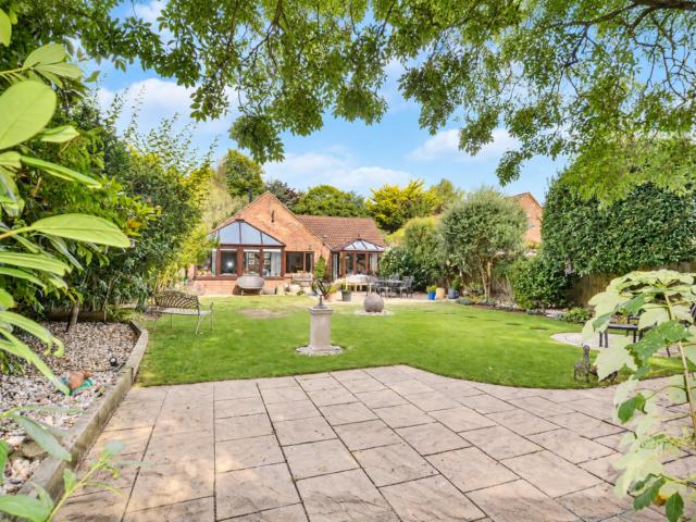 Bungalow for sale in Ash, Kent