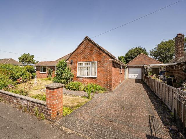Bungalow for sale in Wash Common, Enborne