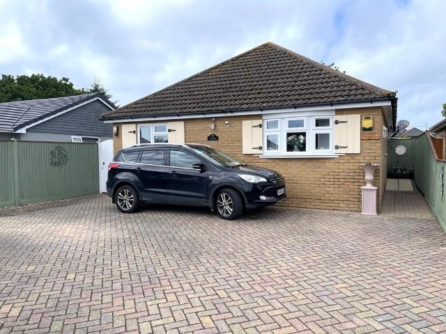 Bungalow for sale in Ashurst Bridge, Hampshire