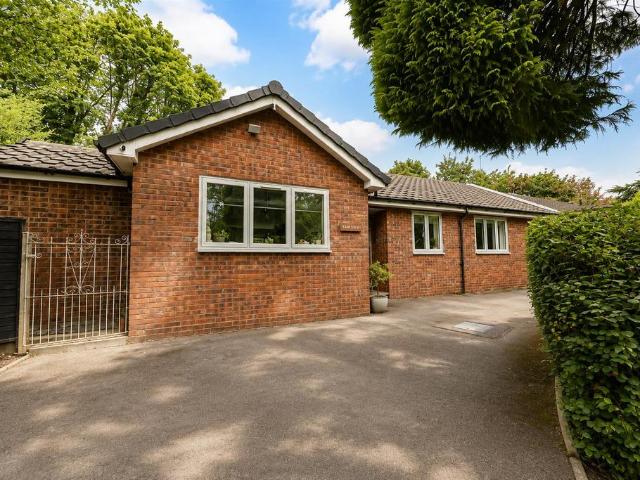 Bungalow for sale in Bransholme, Spring Cottage