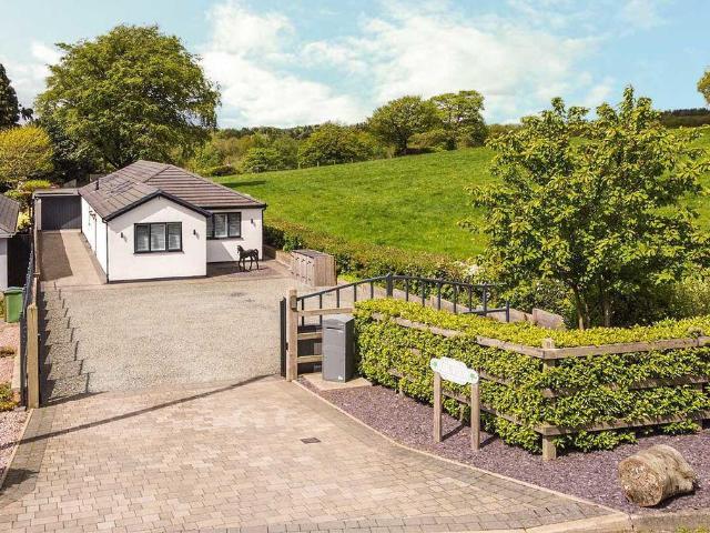 Bungalow for sale in Chadsmoor, Staffordshire