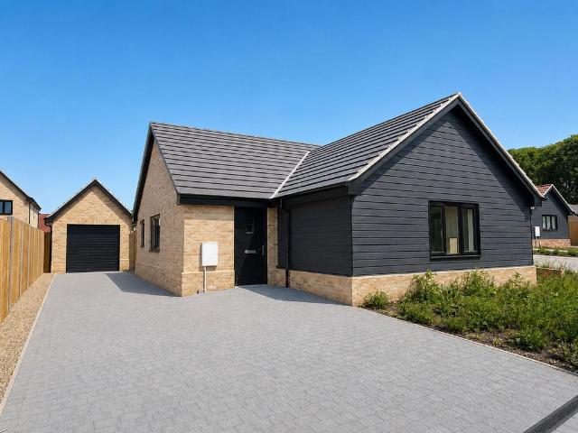 Bungalow for sale in Bedingfield, Suffolk