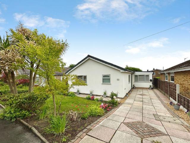 Bungalow for sale in Hazelhurst, Bury