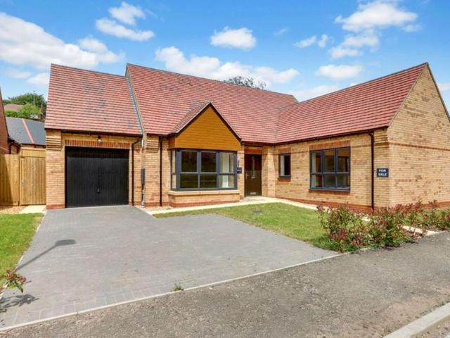 Bungalow for sale in Potters Corner, East Midlands