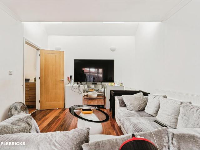 Bungalow for sale in Beckton, Greater London