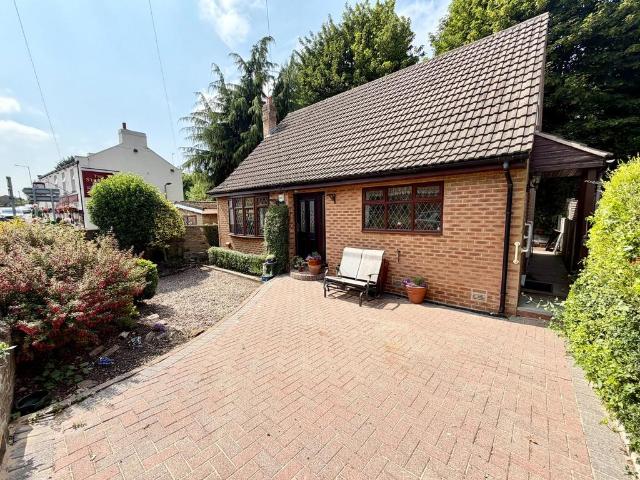 Bungalow for sale in Silkstone Common, South Yorkshire