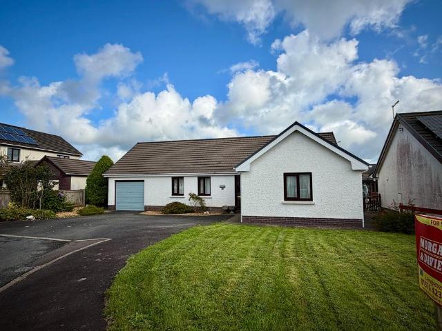 Bungalow for sale in Llandysul, Wales