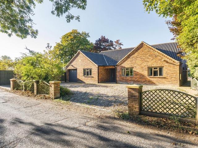 Bungalow for sale in Comers, Norfolk
