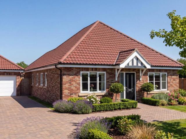 Bungalow for sale in Clacton-on-Sea, Tendring