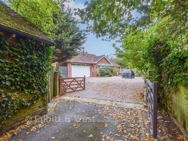 Bungalow for sale in Pound Hill, Crawley