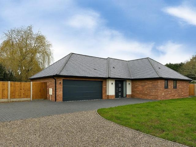 Bungalow for sale in Bocking, Chipping Hill