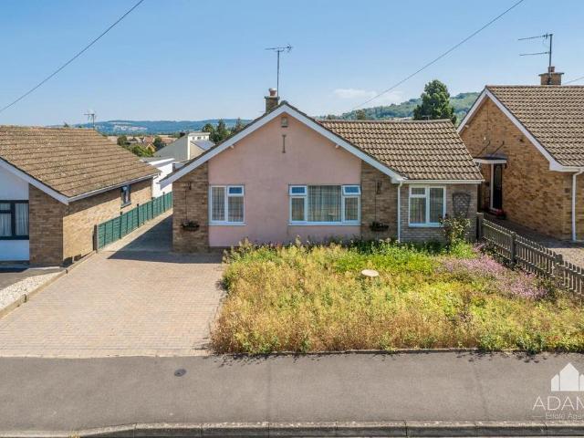 Bungalow for sale in Winchcombe, Pamington