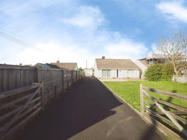 Bungalow for sale in West Monkton, Somerset