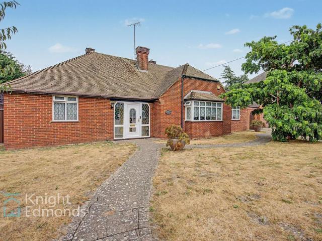 Bungalow for sale in Midway, Kent