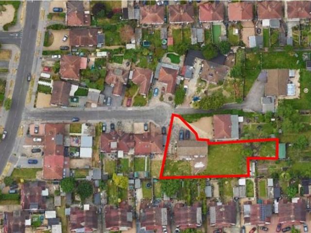 Bungalow for sale in London Borough of Croydon, Greater London