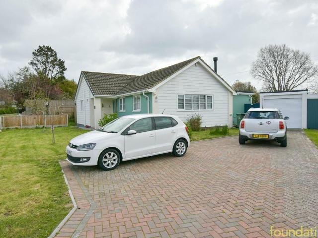 Bungalow for sale in Old Town, Heathlands