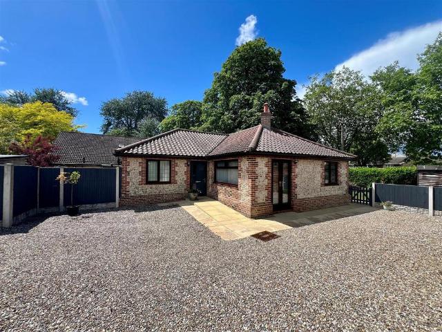Bungalow for sale in Eastbridge, Suffolk
