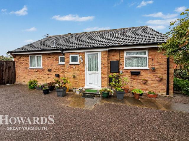 Bungalow for sale in Stokesby, Norfolk