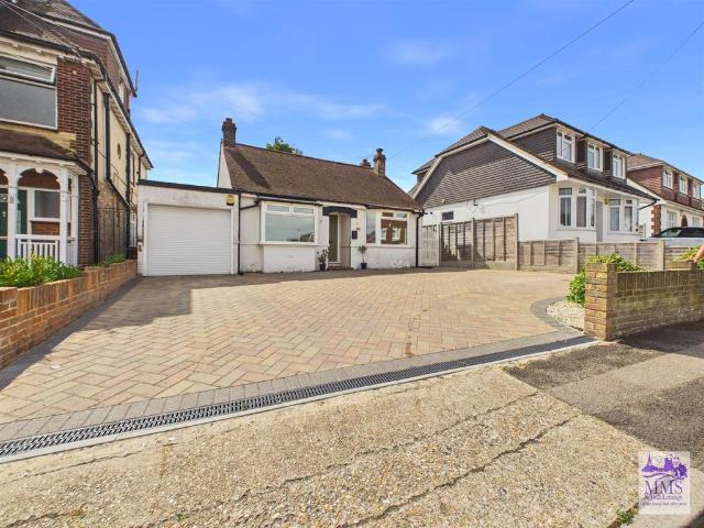 Bungalow for sale in Strood