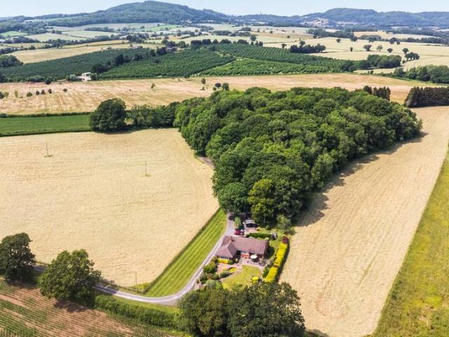 Bungalow for sale in Forthampton, Worcestershire
