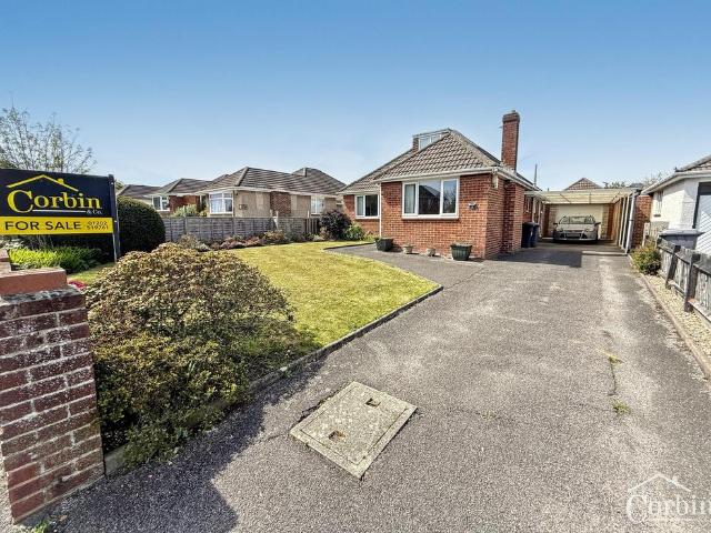 Bungalow for sale in Bear Cross