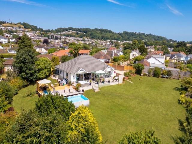 Bungalow for sale