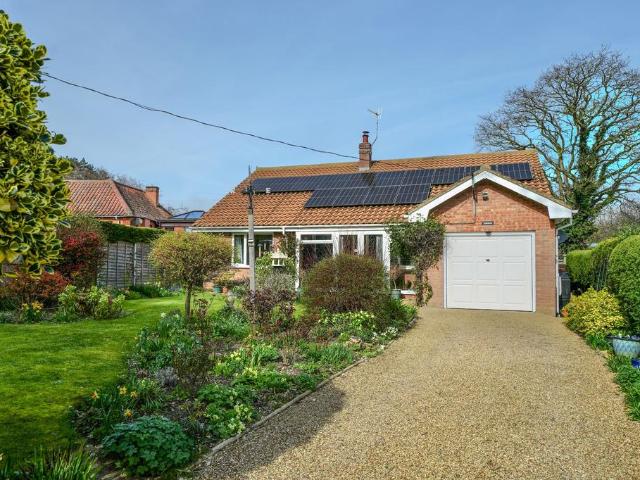 Bungalow for sale in Comers, Norfolk