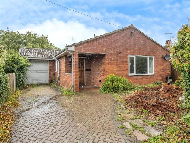 Bungalow for sale in Chelmondiston, Suffolk