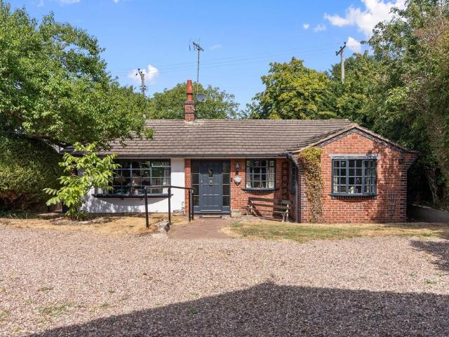 Bungalow for sale in Crookhill, Worcestershire