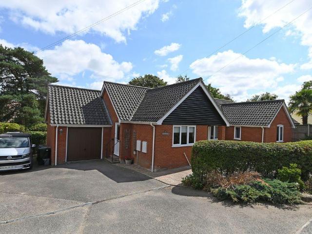 Bungalow for sale in Eastbridge, Suffolk