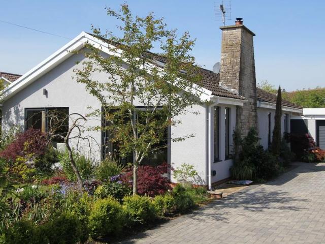 Bungalow for sale in Llan-Maes, Wales