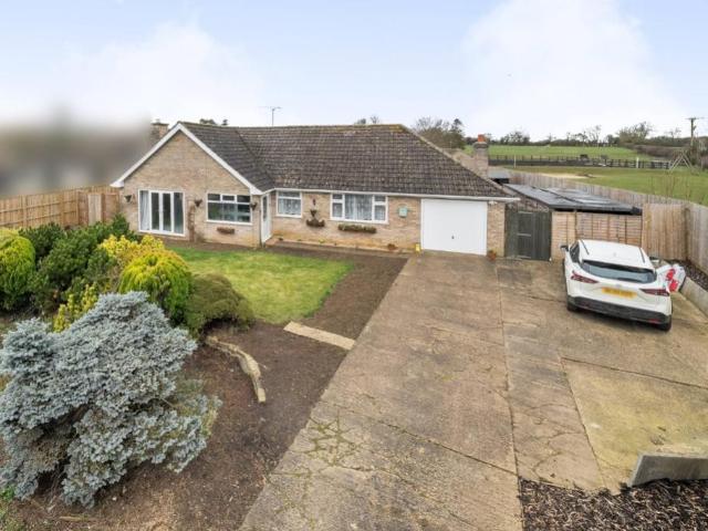 Bungalow for sale in Barholm, Lincolnshire