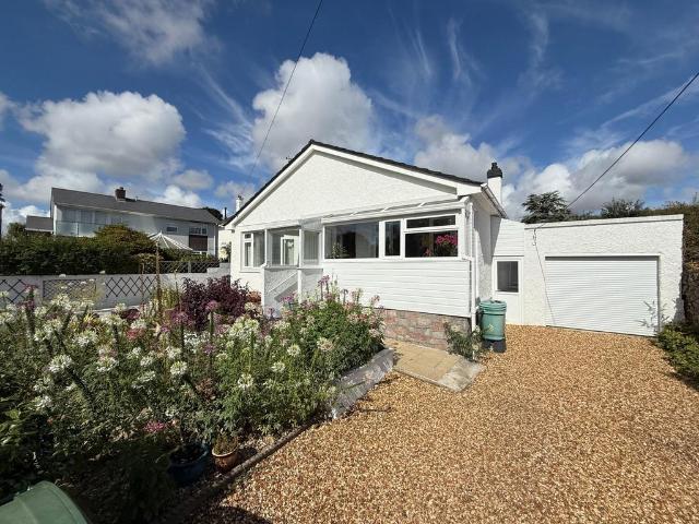 Bungalow for sale in Mount Wise