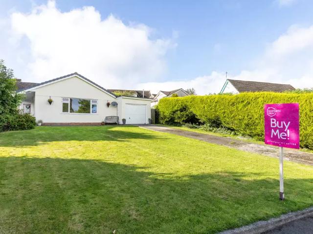 Bungalow for sale in Douglas, Scotland