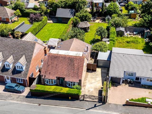 Bungalow for sale in Rushden