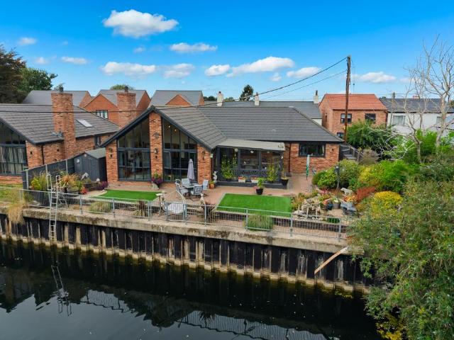 Bungalow for sale in Gosberton Clough, Lincolnshire