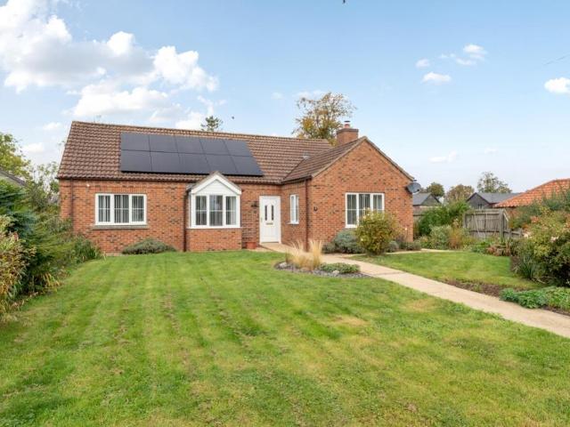 Bungalow for sale in Walcott, North Kesteven