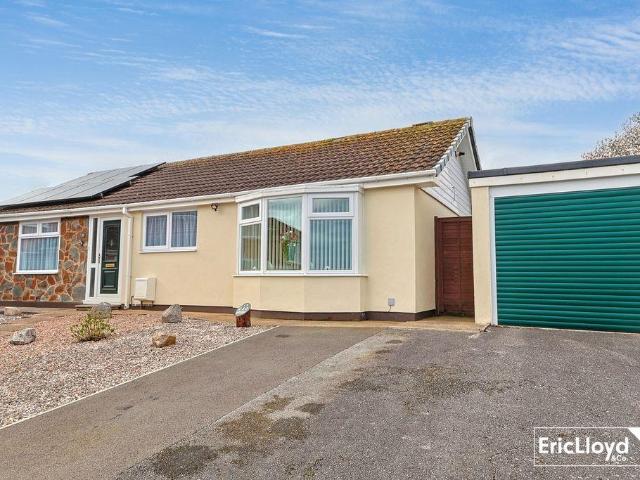 Bungalow for sale in Three Beaches, Livermead