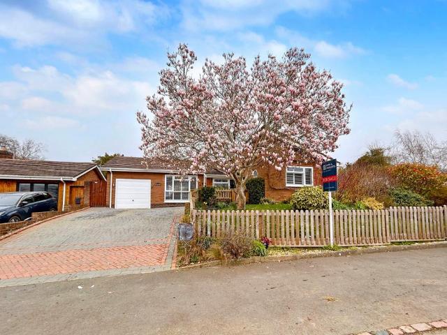Bungalow for sale in Great Comberton, Wychavon