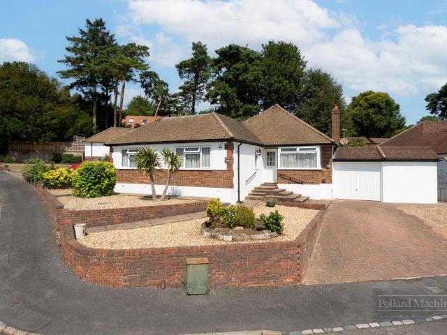 Bungalow for sale in London Borough of Croydon, Selsdon