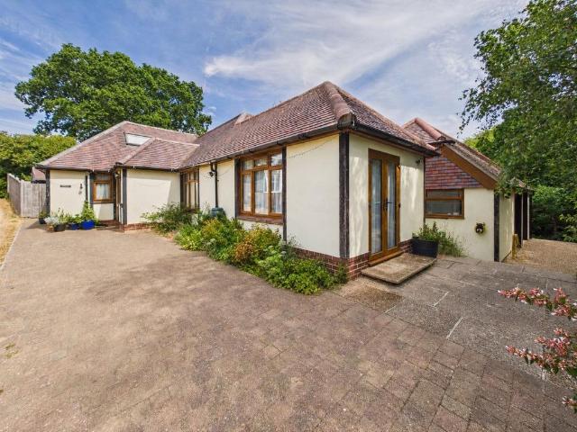 Bungalow for sale in Butlocks Heath, Helford