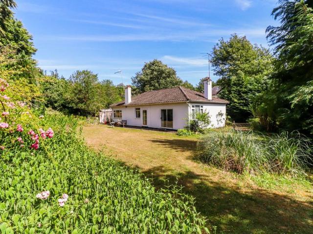 Bungalow for sale in Batchworth, Hertfordshire