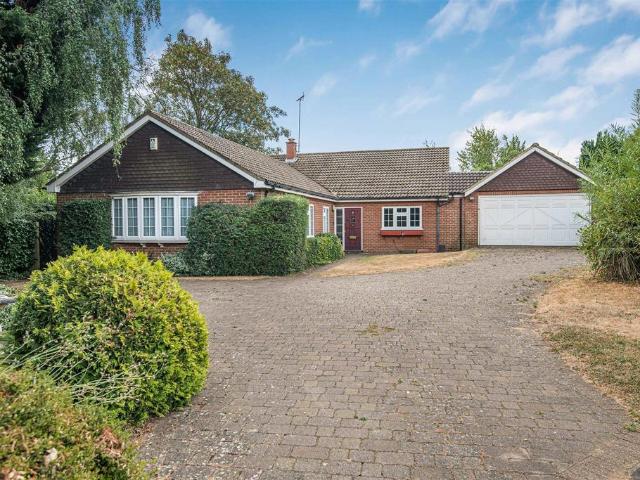 Bungalow for sale in Radlett, Hertfordshire